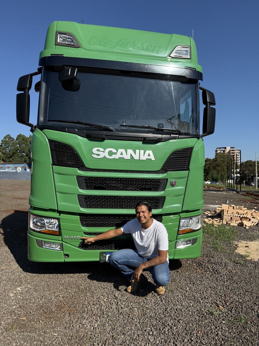Iván con una Scania R410